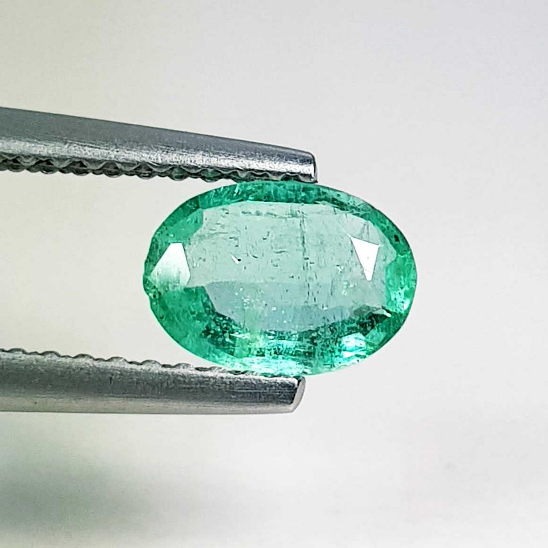 Natural Emerald Oval Cut 0.55 ct (1 of 5)