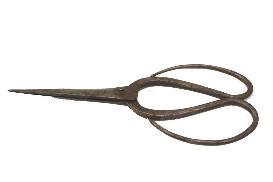 An Early Pair Of Finely Wrought Iron Scissors (1 of 1)