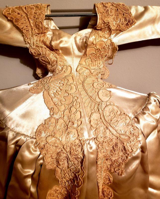 Rare Edwardian doll dress with hoop and Guipure antique: Very rare and in very good almost antique condition. The details are amazing This vintage item is pre-owned and pre-loved. We disclose major defects, but you can expect it to show normal wear consiste