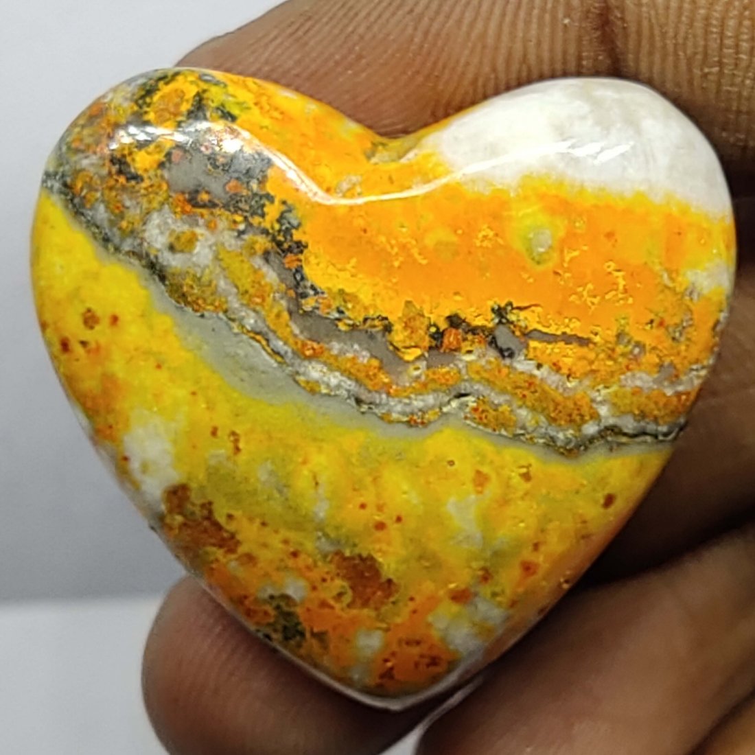 81.25 ct Natural Bumble Bee Heart (1 of 5)