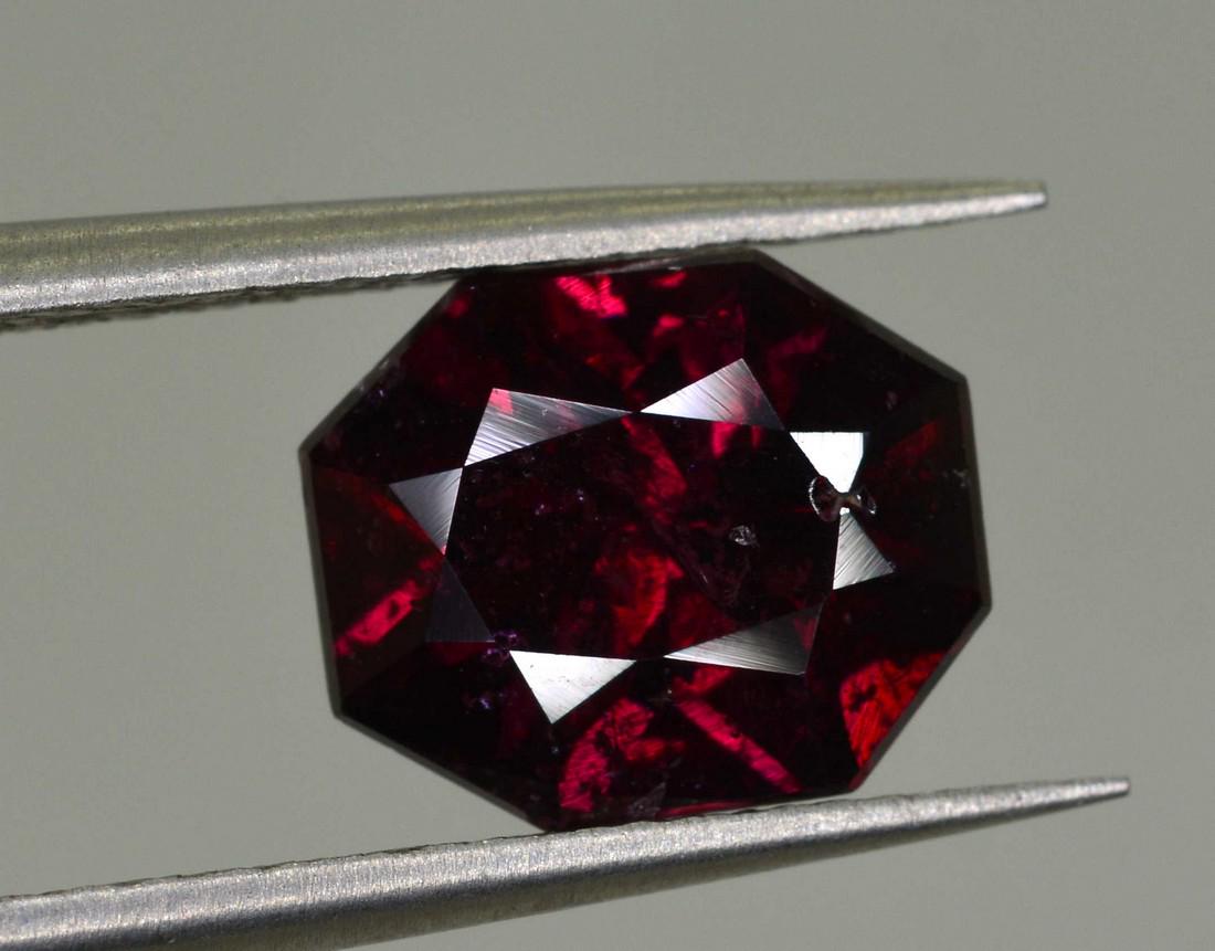 1.90 Carats Rhodolite Garnet ~ 8x7x4 MM (1 of 5)