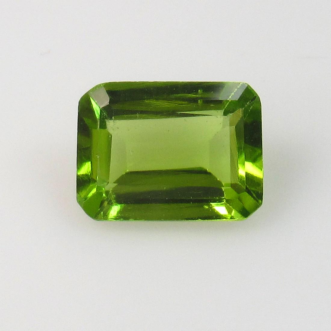 1.54 Ctw Natural Pakistan Peridot Octagon Cut: No Reserve! Title: 1.54 Ctw Natural Pakistan Peridot Octagon Cut Stone Clarity: VVS Gemstones: Peridot Carat Weights: 1.54 Size/Dimensions: 8.10 x 6.10 x 3.50 mm Additional Information: Top Class Lust