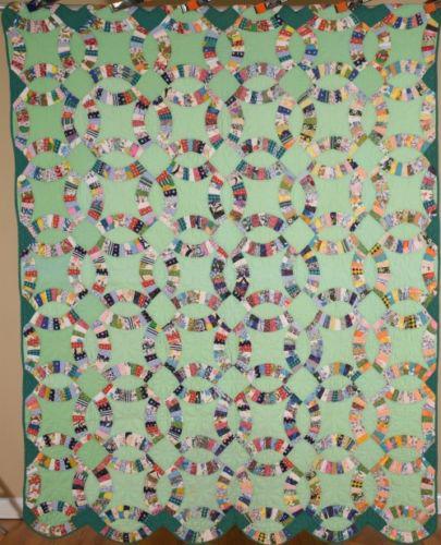 Vintage 40's Double Wedding Ring Antique Quilt (1 of 9)