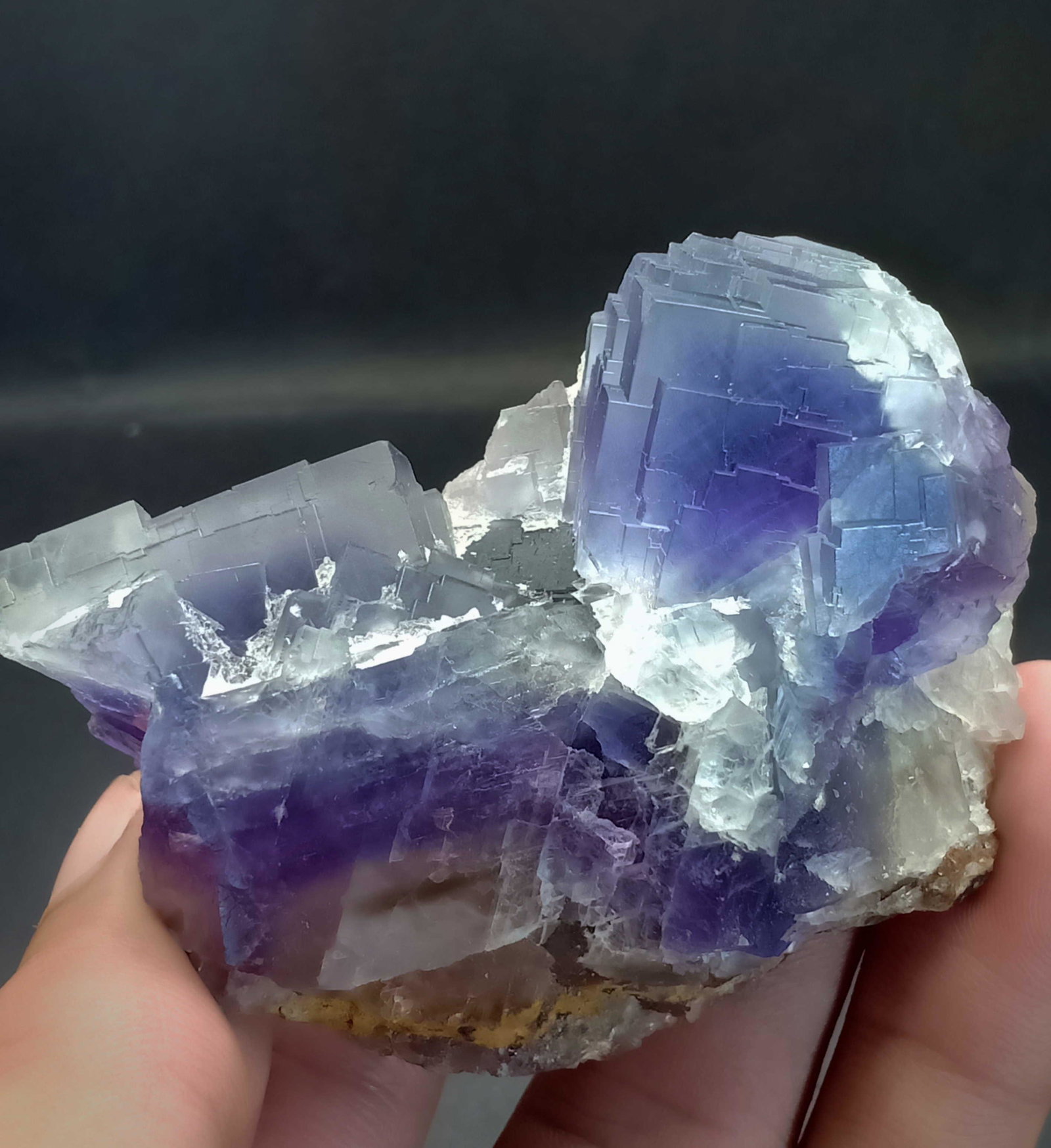 147 Gram Nice Quality Fluorite Specimen: No Reserve! Title: 147 Gram Nice Quality Fluorite Specimen Treatment: Natural Gemstones: Fluorite Weight: 147 Gram Size/Dimensions: 71x51x34 mm Origin: Pakistan Shipping: Domestic: Flat-rate of $15.0