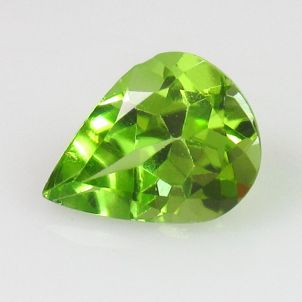 1.60 Ctw Natural Pakistan Peridot Pear Cut: No Reserve! Title: 1.60 Ctw Natural Pakistan Peridot Pear Cut Stone Clarity: VVS Gemstones: Peridot Carat Weights: 1.6 Size/Dimensions: 8.70 x 6.40 x 4.70 mm Additional Information: Top Class Luster /