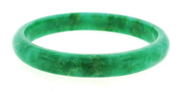 Natural Jadeite Jade Natural Color Bangle Bracelet Gem: KG T000 Natural Jadeite Jade Natural Color Bangle Bracelet Gem Identification Report Material: Natural Jade Measurements: the width of the bangle is 0.5”, the inner circumference is 8.5”, the