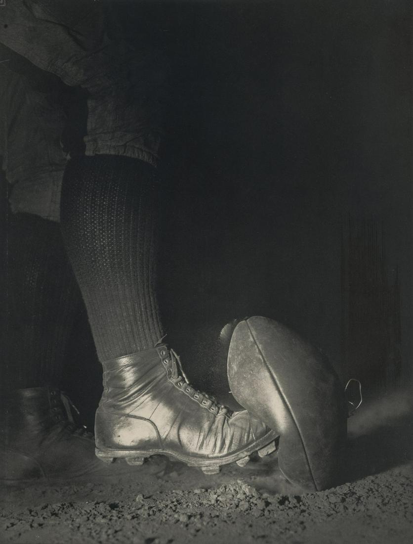 HAROLD EDGERTON - Wes Fesler, Kicking a Football, 1935 (1 of 1)
