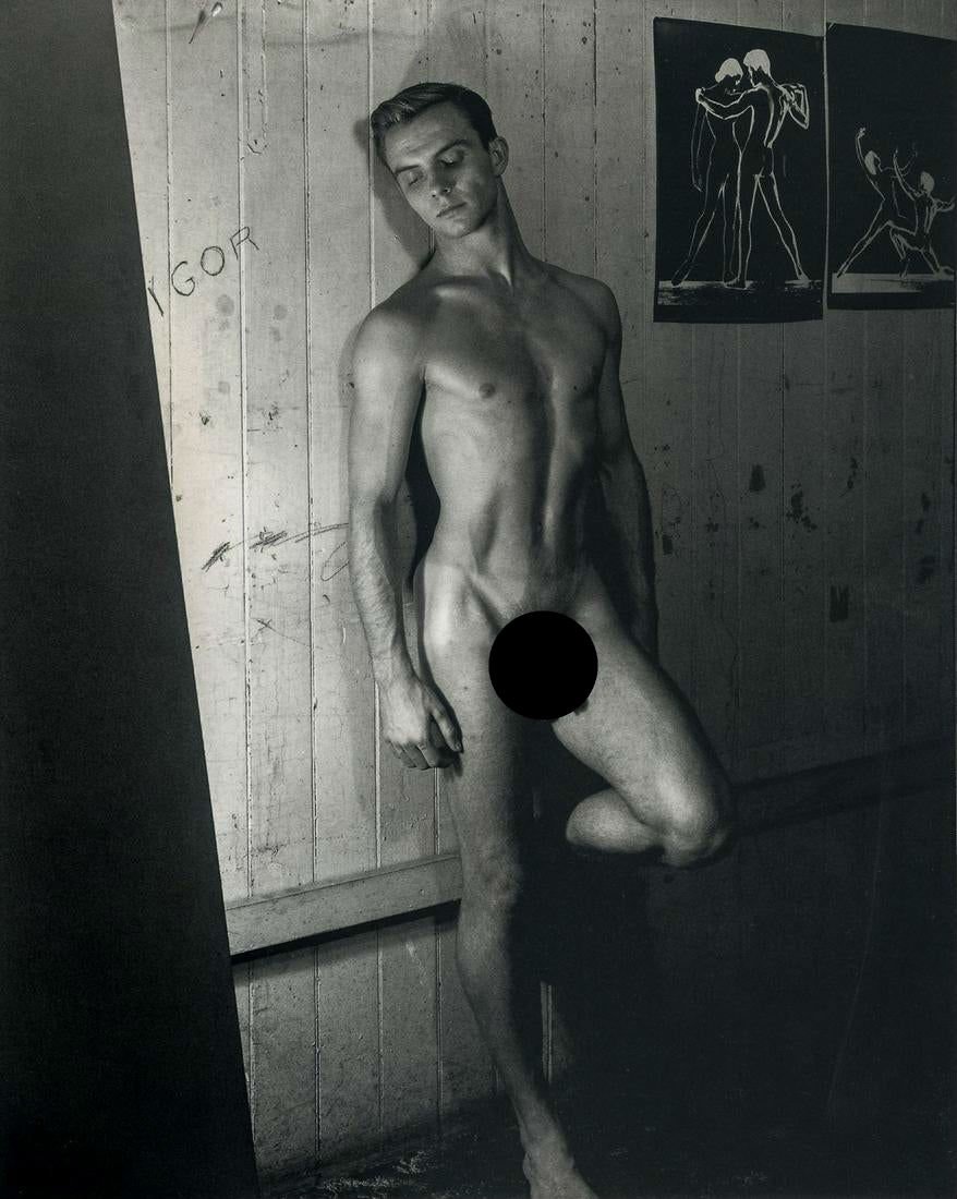 GEORGE PLATT-LYNES - Ralph McWilliams, 1951: Artist: George Platt-Lynes Title: Ralph McWilliams, 1951 Medium: Photo Litho, 2000, Italy Dimensions: 6.3x7.85" Heat Wax Mounted on 8.5x11" Conservation Board George Platt Lynes was an American fashio