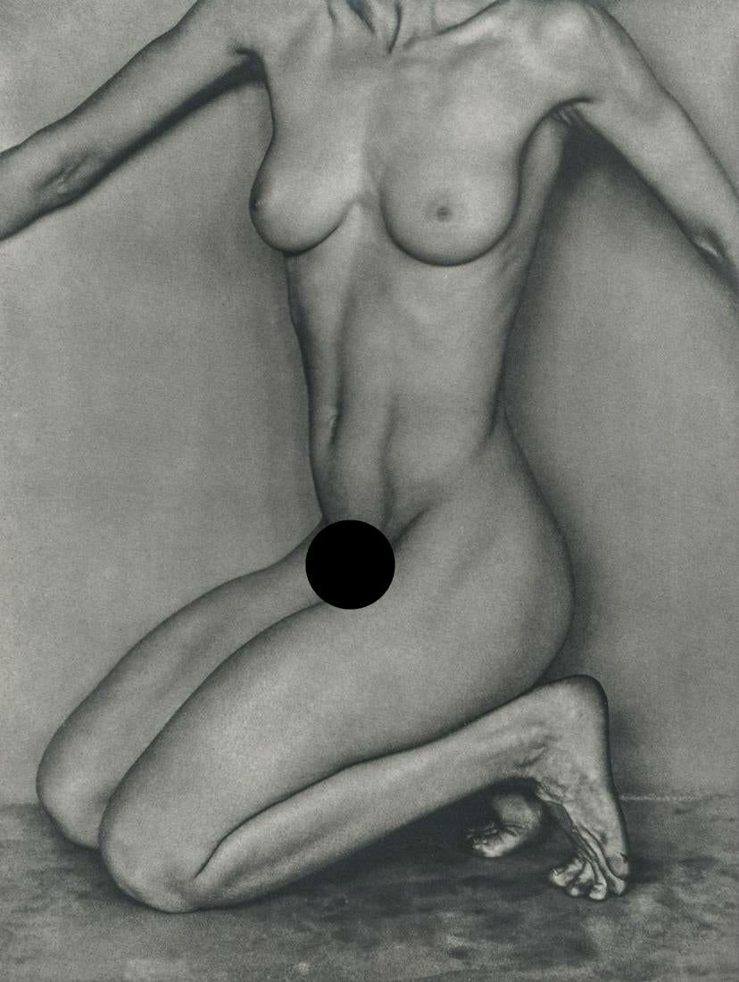EDWARD WESTON - Nude, 1927: Artist: Edward Weston Title: Nude, 1927 Medium: Photo Litho, 1999, Germany Dimensions: 5.9x7.8" Heat Wax Mounted on 8.5x11" Conservation Board Edward Henry Weston was a 20th-century American photograp