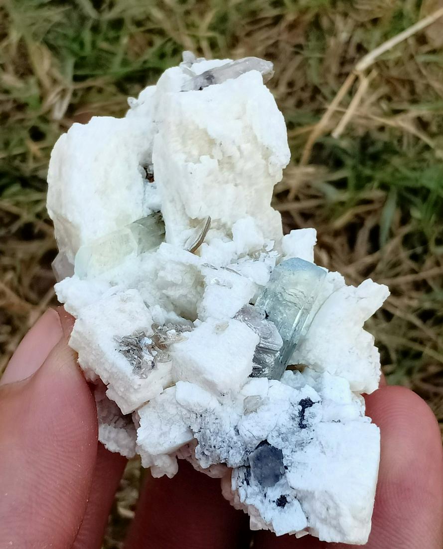 80 Gram Amazing Natural Aquamarine Specimen: Title: 80 Gram Amazing Natural Aquamarine Specimen Treatment: Natural Gemstone: Aquamarine Weight: 80 Gram Size/Dimensions: 78x35x27 mm Origin: Pakistan Reserve: $8.00 Shipping: Domestic: Flat-rate o