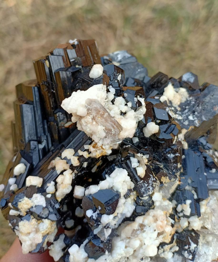 291 Gram Amazing Natural Black Tourmaline Specimen: Title: 291 Gram Amazing Natural Black Tourmaline Specimen Treatment: Natural Gemstone: Black Tourmaline Weight: 291 Gram Size/Dimensions: 92x56x49 mm Origin: Pakistan Reserve: $20.00 Shipping: Domesti