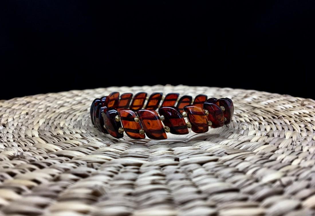 Outstanding Amber Bracelet made from Plate like Amber (1 of 6)