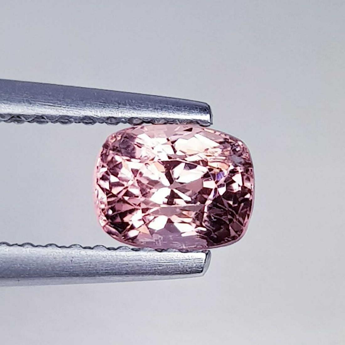 Natural Spinel Cushion Cut 0.90 ct: No Reserve! Title: Natural Spinel Cushion Cut 0.90 ct Color/Clarity: VS Loosegemstone Carat Weights: 0.9 Size/Dimensions: 5.90 x 4.50 x 4.30 Rectangular Cushion - Burma Shipping: Worldwide: Flat-rate 