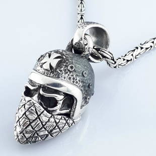 925 Sterling Silver - Necklace & Pendant Set: Necklace & Pendant Set Gender : Men/Women Material : 925 Sterling Silver Total Weight : 2,32ozt. / 72,19gr Necklace Weight :1,21ozt. / 37,69gr Length :23,6inch / 60cm Pendant Weight :1,11ozt./