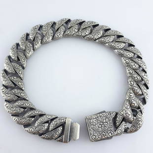 925 Sterling Silver - Bracelet: Bracelet Gender : Men/Women Material : 925 Sterling Silver Weight :2,39ozt. / 74,44gr Length :9,06inch / 23cm Width :0,47inch / 1,2cm Will be shipped with a gift box Item no:A136 Will be Shipped by UP