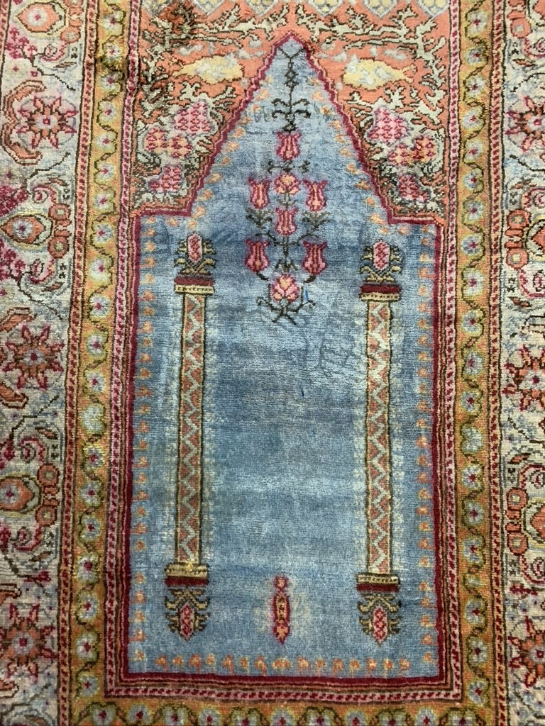 Semi Antique Hand Woven Turkish Silk 4.8x2.8: Title: Semi Antique Hand Woven Turkish Silk 4.8x2.8 Description: Semi Antique Hand Woven Turkish Silk 4.8x2.8 Size: 4.8x2.8 Origin: Iran Material:100 % Wool Circa:1980 Reserve: $175.00 Shipping: Do