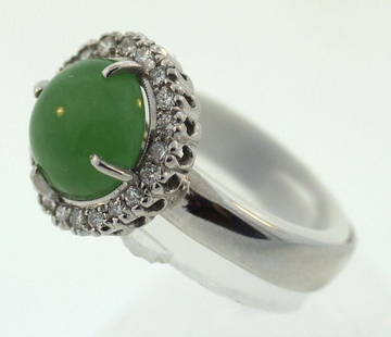 C.1960 14K WHITE GOLD JADE CLUSTER DIAMOND 0.25CTS: N-GOO 14K WHITE GOLD JADEITE CLUSTER DIAMOND RING WITH CERTIFICATE C.1960 JADEITE CLUSTER 14K WHITE GOLD LADIES RING WITH DIAMONDS STAMPED: 14K THE RING CONSISTS OF A 3.6 MM PLAIN HALF-ROUND BAND