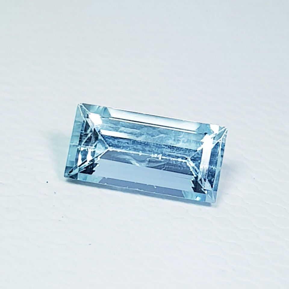 0.89 ct Natural Aquamarine Emerald Cut (1 of 5)