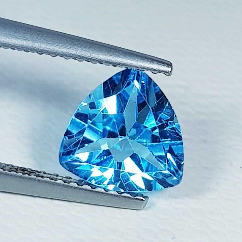 2.04 ct Natural Swiss Blue Topaz Triangle Cut (1 of 5)