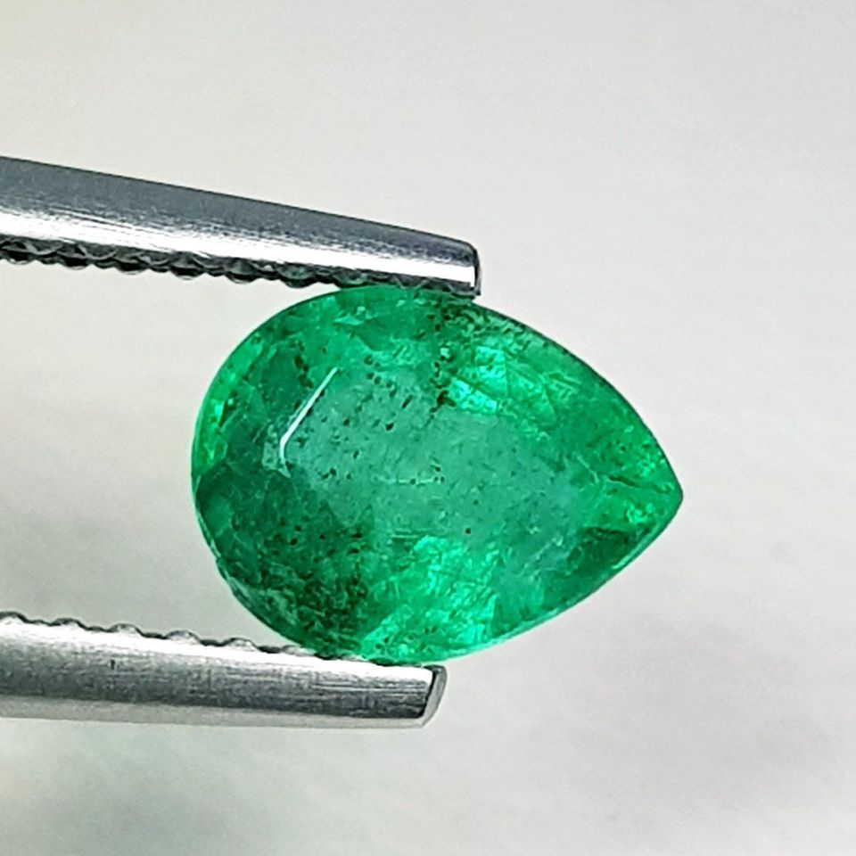 Natural Emerald Pear Cut 1.05 ct (1 of 6)