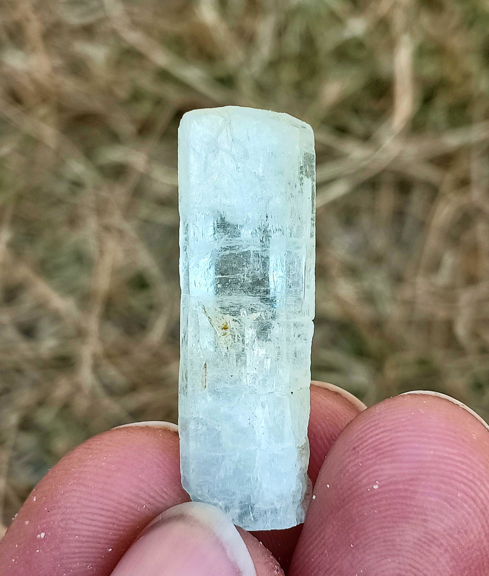 4 Gram Beautiful Natural Aquamarine Specimen: No Reserve! Title: 4 Gram Beautiful Natural Aquamarine Specimen Treatment: Natural Gemstone: Aquamarine Weight: 4 Gram Size/Dimensions: 29x10x6 mm Origin: Pakistan Shipping: Domestic: Flat-rate of $15