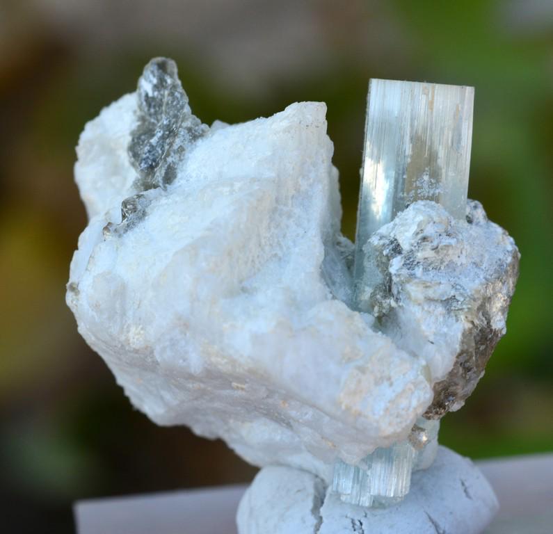 25 Grams Beautiful Aquamarine specimen: Title: 25 Grams Beautiful Aquamarine specimen Weight: 25 Grams Origin: Pakistan Materials: Specimen Size: 35x33x28 MM Additional Information: Treatment:Natural Reserve: $50.00 Shipping: Domestic: