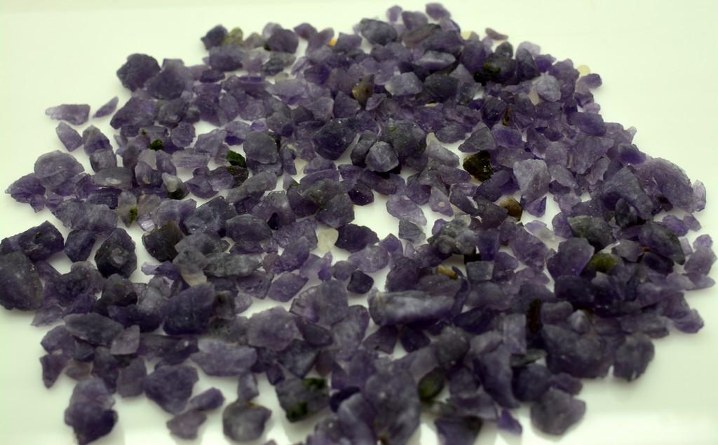 55 Grams Beautiful Rough Scapolite: Title: 55 Grams Beautiful Rough Scapolite Weight: 55 Grams Origin: Pakistan Materials: Rough Additional Information: Treatment:Natural Reserve: $30.00 Shipping: Domestic: Flat-rate of $15.00 to any