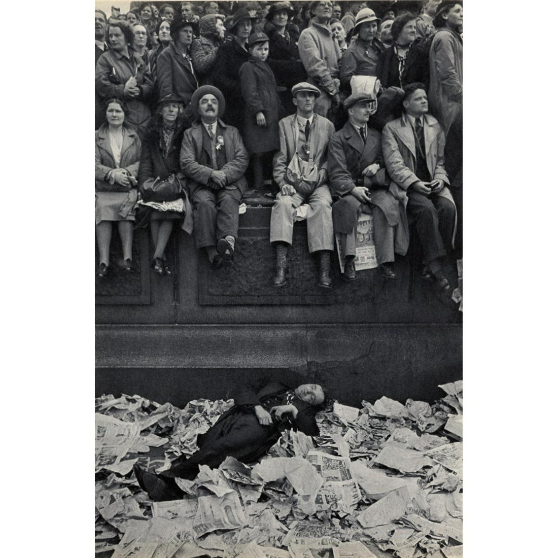 HENRI CARTIER-BRESSON - Waiting for King George VI, (1 of 1)