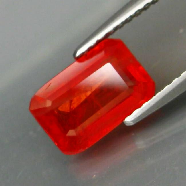2,22 ct Rare Color Natural Red Sapphire 2,22 ct (1 of 2)