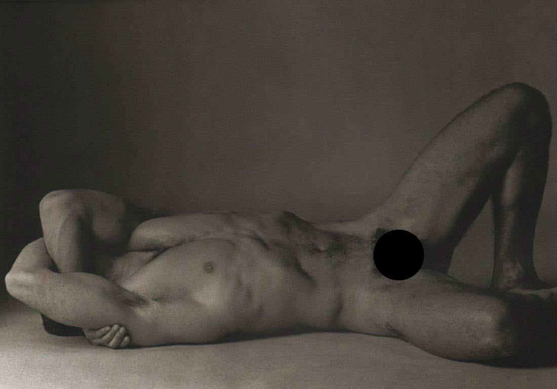 KEN HAAK - Male Nude,1986: Artist: KEN HAAK Print Title: Male Nude,19836 Medium: Tri-tone Photo-lithographs(Limited edition of 5000) Printed in the 1980’s, in the US Image size (inches) approx. 5 x 7” Ken Haak(1923 - 1991) 