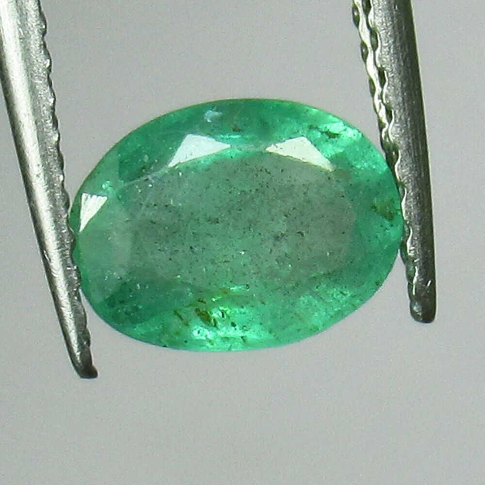 0.97 Ct Natural Zambian Emerald Oval Cut (1 of 2)