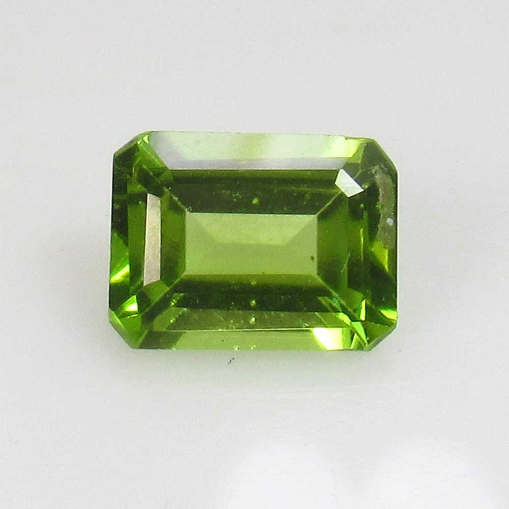 1.37 Ctw Natural Pakistan Peridot Octagon Cut: No Reserve! Title: 1.37 Ctw Natural Pakistan Peridot Octagon Cut Stone Clarity: VVS Loose Gemstone: Peridot Carat Weights: 1.37 Size/Dimensions: 7.50 x 5.80 x 3.60 mm Top Class Luster / Excellent Octa