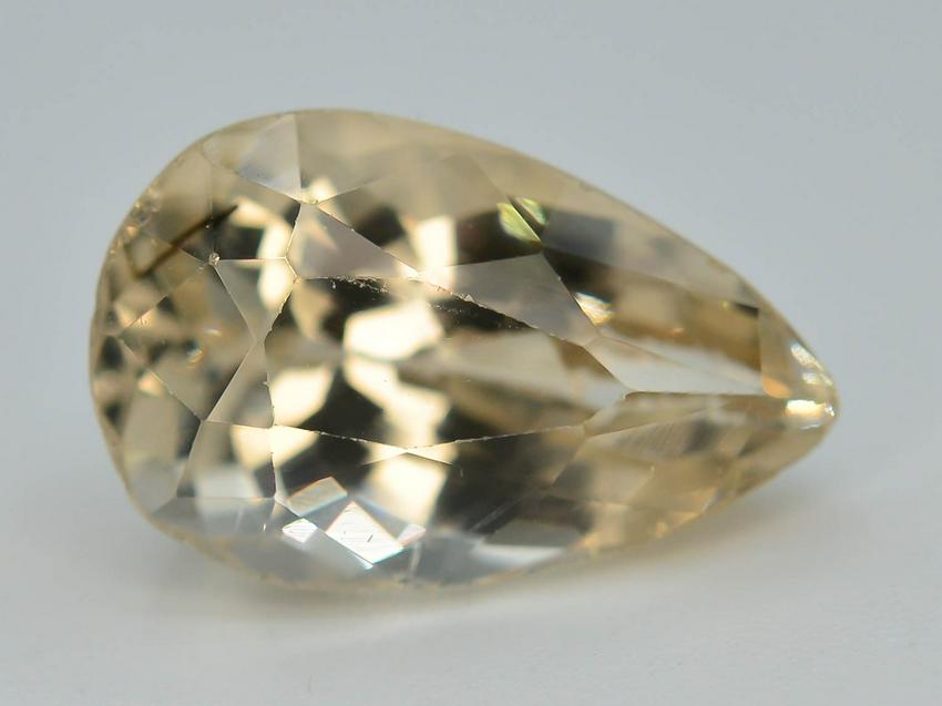 Brown Color Topaz: No Reserve! Title: Brown Color Topaz Origin: Pakistan Materials: Gemstone Size: 14.34x9.31x7.67 mm Weight: 6.65 ct Shipping: Domestic: Flat-rate of $10.00 to anywhere within the contiguous U.S. Intern