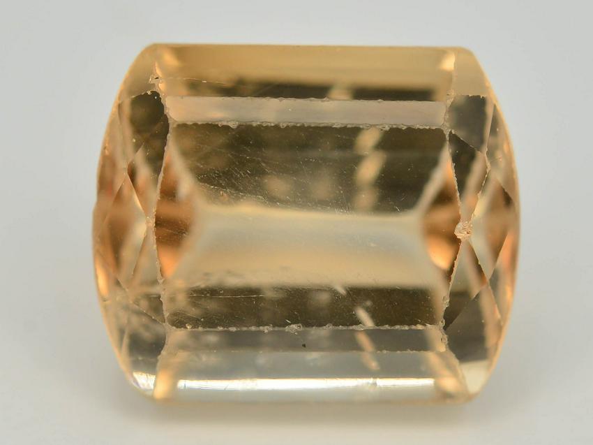 Brown Color Topaz: No Reserve! Title: Brown Color Topaz Origin: Pakistan Materials: Gemstone Size: 12.45x10.57x7.89 mm Weight: 9.50 ct Shipping: Domestic: Flat-rate of $10.00 to anywhere within the contiguous U.S. Inter
