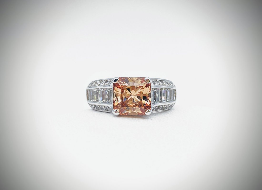 Sz 7 Morganite & Cubic Zirconia Ring (1 of 4)