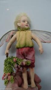 RARE 2010 R. JOHN WRIGHT HEATHER FAIRY THE FAIRY FAMILY: RARE 2010 R. JOHN WRIGHT HEATHER FAIRY THE FAIRY FAMILY COLLECTION LTD RARE 2010 R. JOHN WRIGHT HEATHER FAIRY THE FAIRY FAMILY COLLECTION LTD Click images to enlarge Description FLOWER FAMILIES COLLEC