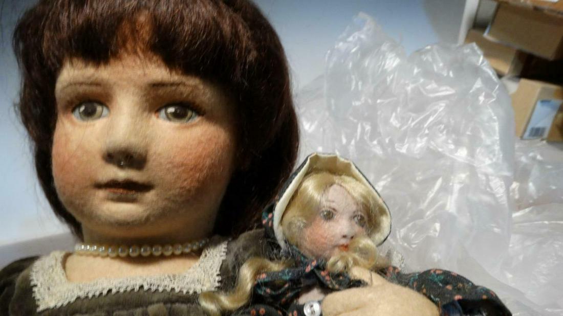 1985 R. JOHN WRIGHT LITTLE CHILDREN SERIES II: 1985 R. JOHN WRIGHT LITTLE CHILDREN SERIES II RACHEL-SUNDAY BEST LTD 71 of 250 1985 R. JOHN WRIGHT LITTLE CHILDREN SERIES II RACHEL-SUNDAY BEST LTD 71 of 250 Click images to enlarge Description Little