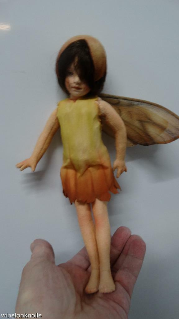 RARE 2010 R. JOHN WRIGHT HAZEL NUT FAIRY THE FAIRY: RARE 2010 R. JOHN WRIGHT HAZEL NUT FAIRY THE FAIRY FAMILY COLLECTION LTD 150/250 RARE 2010 R. JOHN WRIGHT HAZEL NUT FAIRY THE FAIRY FAMILY COLLECTION LTD 150/250 Click images to enlarge Description RA