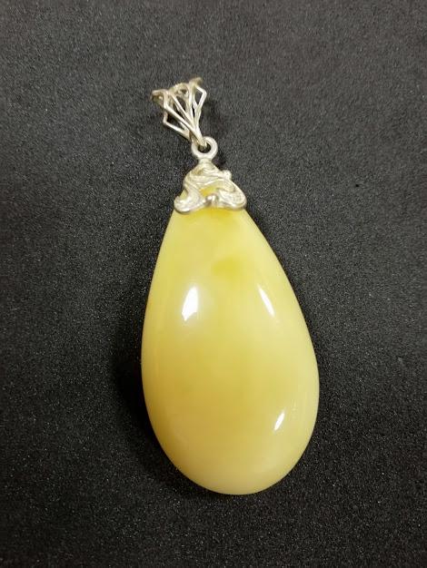 Natural amber pendant egg yolk colour (1 of 8)