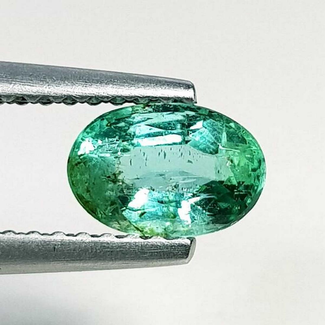 Natural Emerald Oval Cut 0.85 ct (1 of 5)
