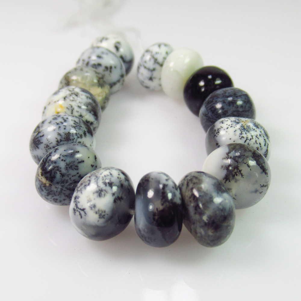 55.41 Ct Genuine 15 Black Dendrite Opal Round Beads (1 of 2)