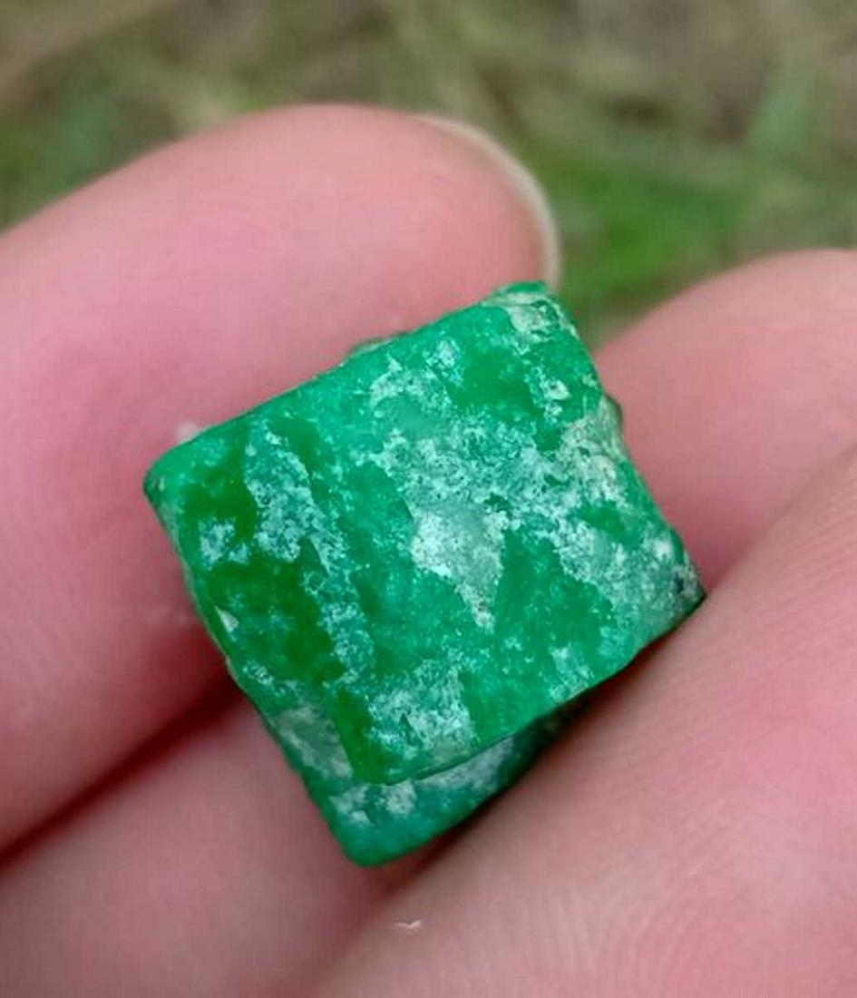 5 Gram Intersting Natural Emerald Specimen: Title: 5 Gram Intersting Natural Emerald Specimen Treatment: Natural Gemstone: Emerald Weight: 5 Gram Size/Dimensions: 16x12x12 mm Origin: Pakistan Reserve: $15.00 Shipping: Domestic: Flat-rate of $1