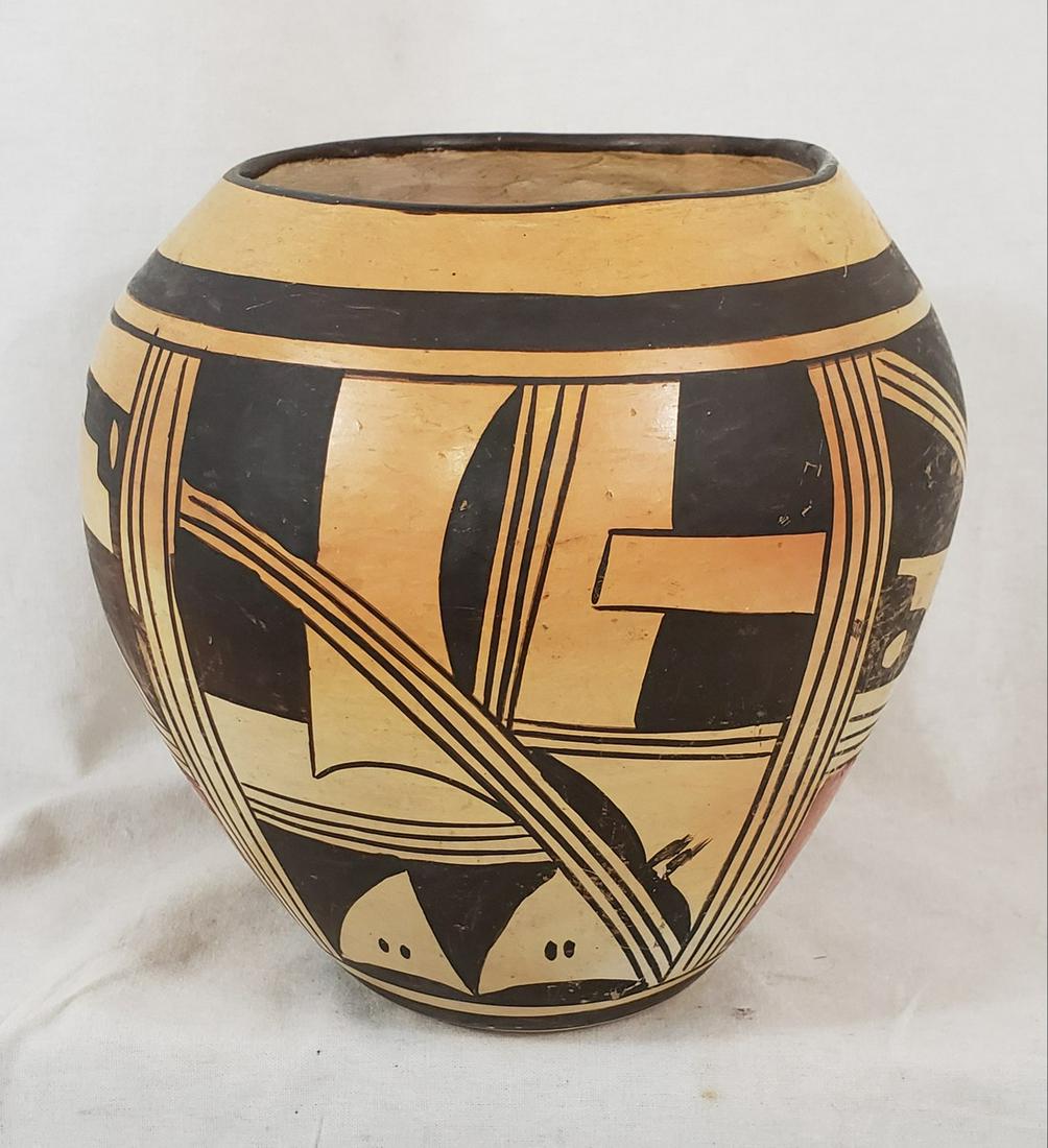 Medium size Hopi jar ca 1930's (1 of 6)