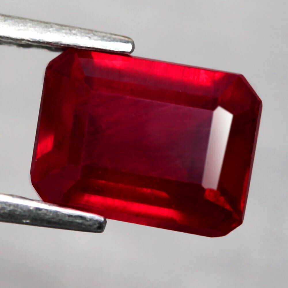 2,59 cts Natural Octagon Blood Red Ruby (1 of 3)