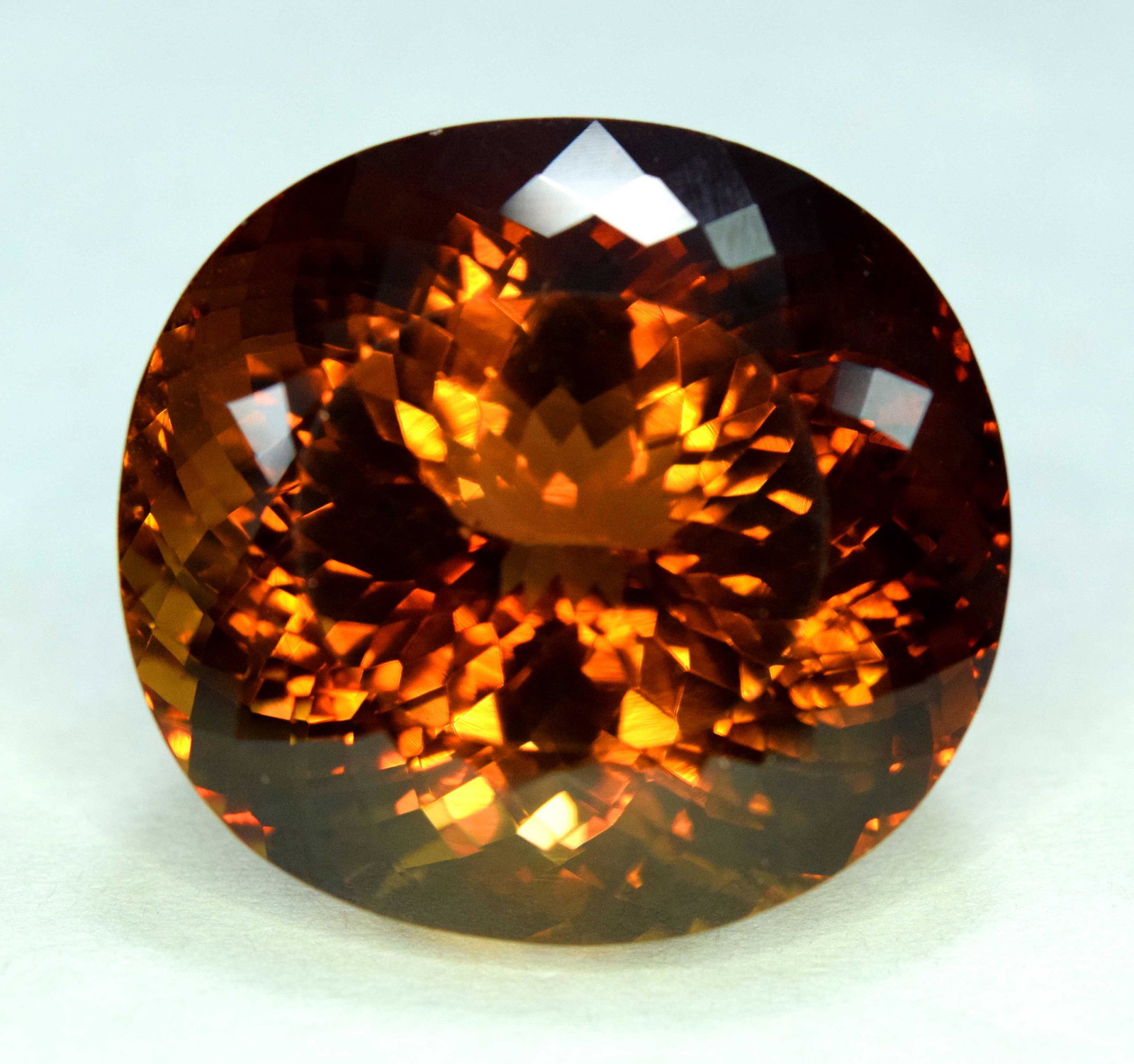 75.75 cts Champagne Topaz Gemstone from Pakistan: Handmade Material Gem type: Topaz Huge Size Champagne Topaz Gemstone Weight : 75.75 cts Size : 25*23*18 mm Color : Champagne Clarity : Eye Clean DHL Ecommerce shipping Reserve: $220.00