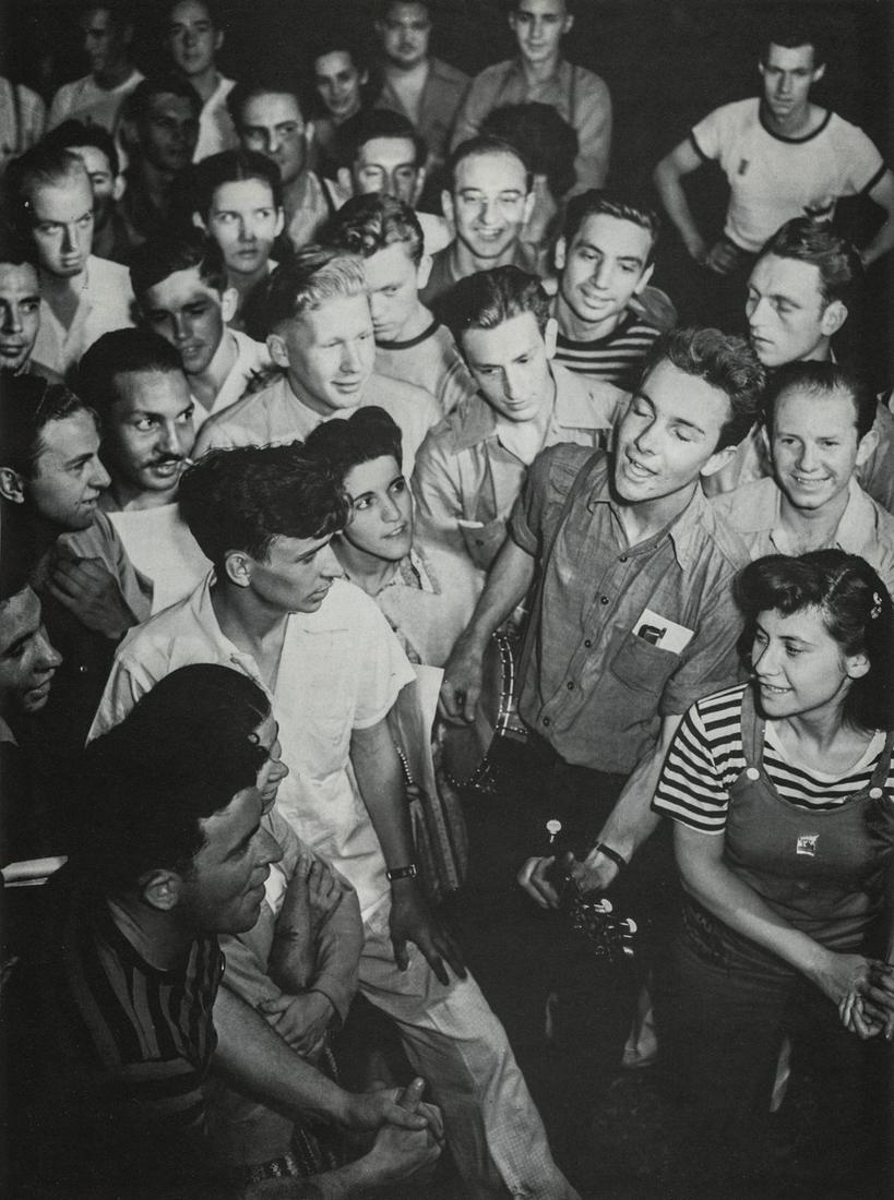 ARTHUR ROTHSTEIN - Pete Seeger Sings, 1940 (1 of 1)