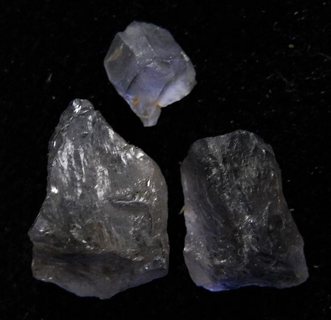 7.4 CT SET OF 3 IOLITE - UNTREATED GEMSTONES: Title: 7.4 CT SET OF 3 IOLITE - UNTREATED GEMSTONES Origin: Mogok Township, Mandalay Region, Myanmar Size: 0.35-1.2 cm / 1.48 gram Additional Information: violet, translucent iolite gemstones Shipping