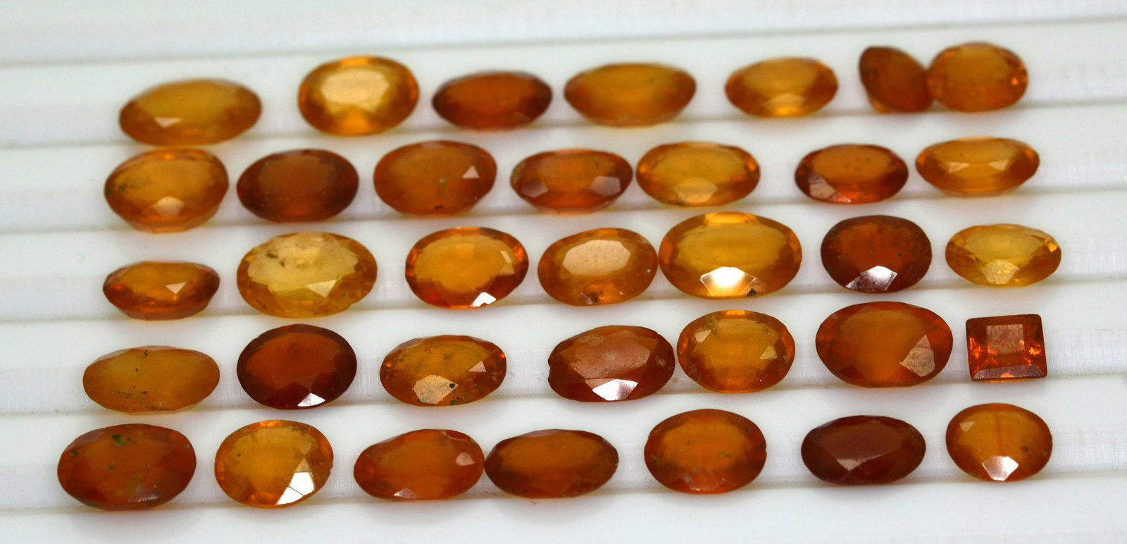 50 CARATS BEAUTIFUL GARNET LOT (1 of 4)