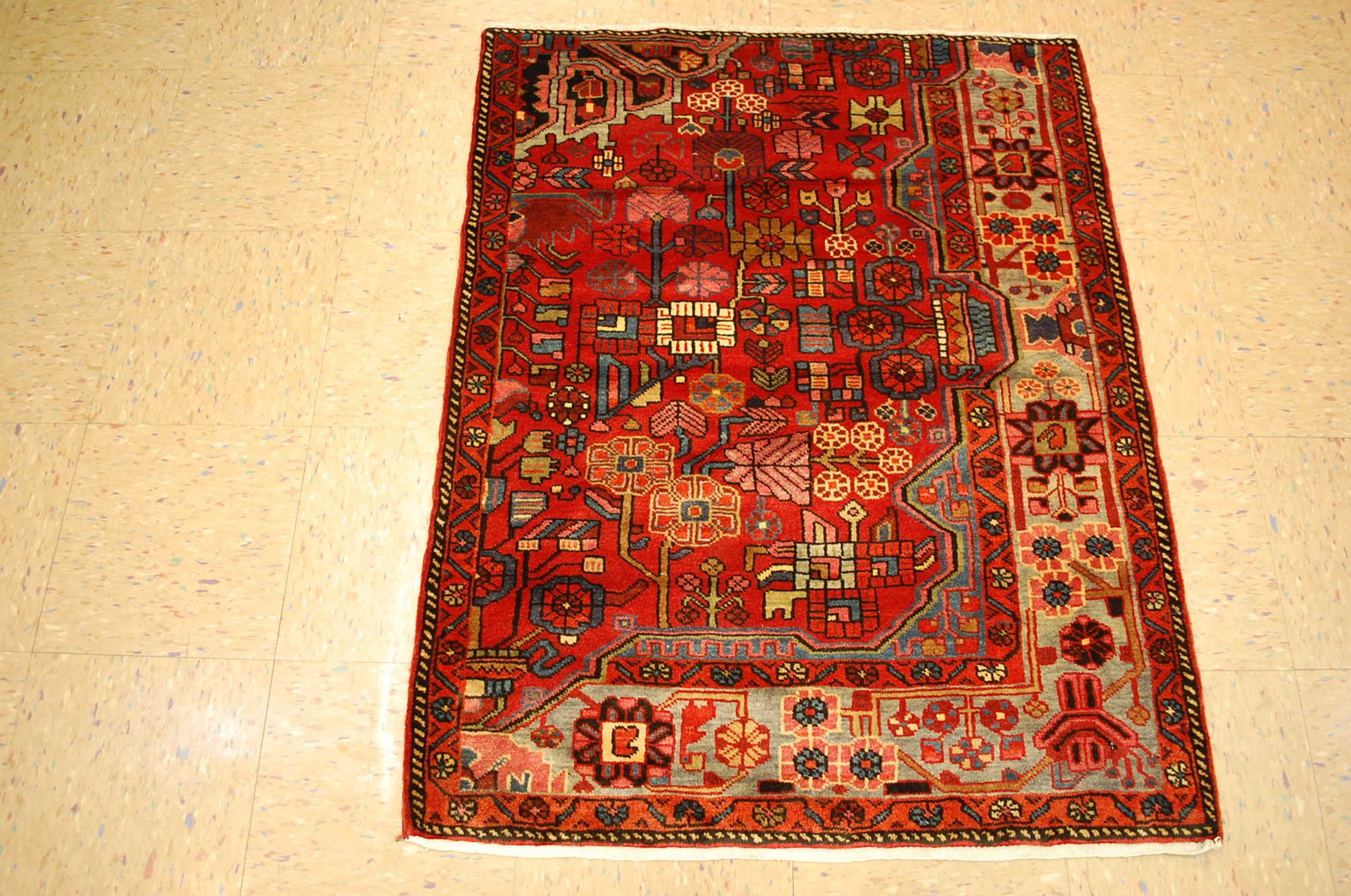 CIRCA 1950s ANTIQUE RARE SIZE MALAYEER SAMPLER RUG 3' x: Title: CIRCA 1950s ANTIQUE RARE SIZE MALAYEER SAMPLER RUG 3' x 3' 10" . NOT A FRAGMENT Year: 1950 Origin: malarer-persian Material: WOOL WOVEN ON COTTON Size: 3' x 3' 10" Circa 1950's ANTIQUE ONE OF A