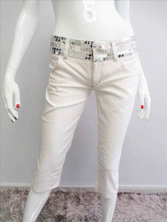 "VJC Versace" vintage trousers size. US 24 / XS: No Reserve! Title: "VJC Versace" vintage trousers size. US 24 / XS Materials Cotton Dimension: TG: US 24. Corresponds to a 38 IT. MEASURES: Waist 68 cm in circumference ("26.77), horse 49 cm in circum